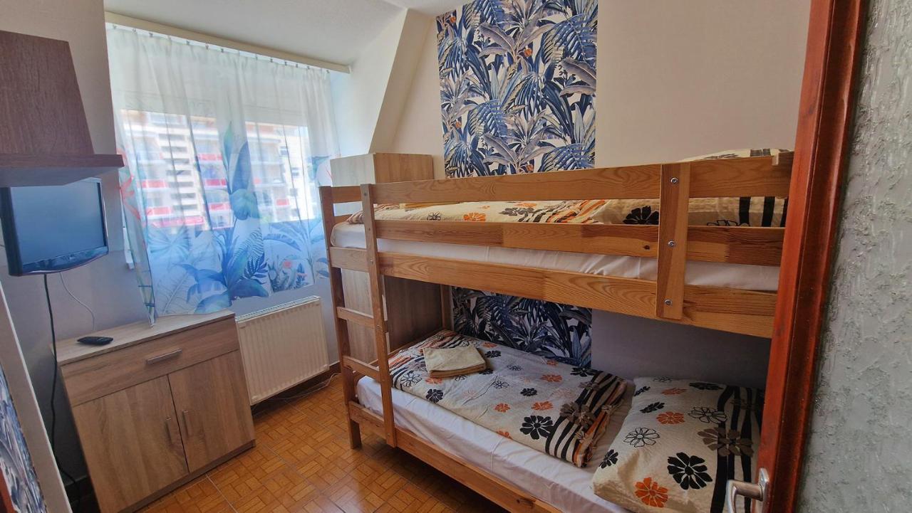 Napsugár Apartmanház Bed & Breakfast Siofok Ngoại thất bức ảnh